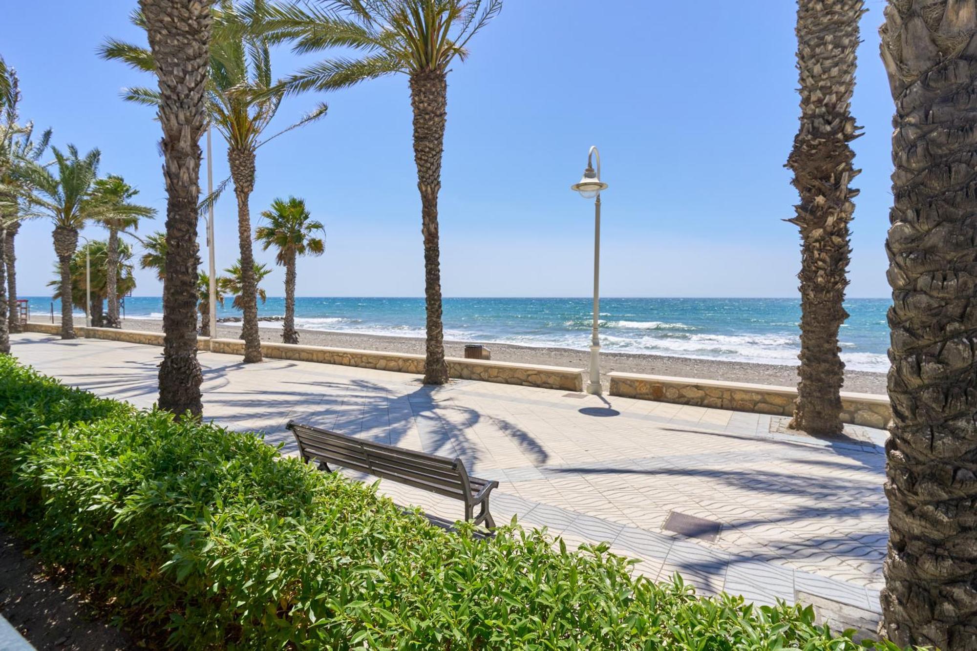 Apartamento Primera Linea Playa Algarrobo Costa Exterior photo
